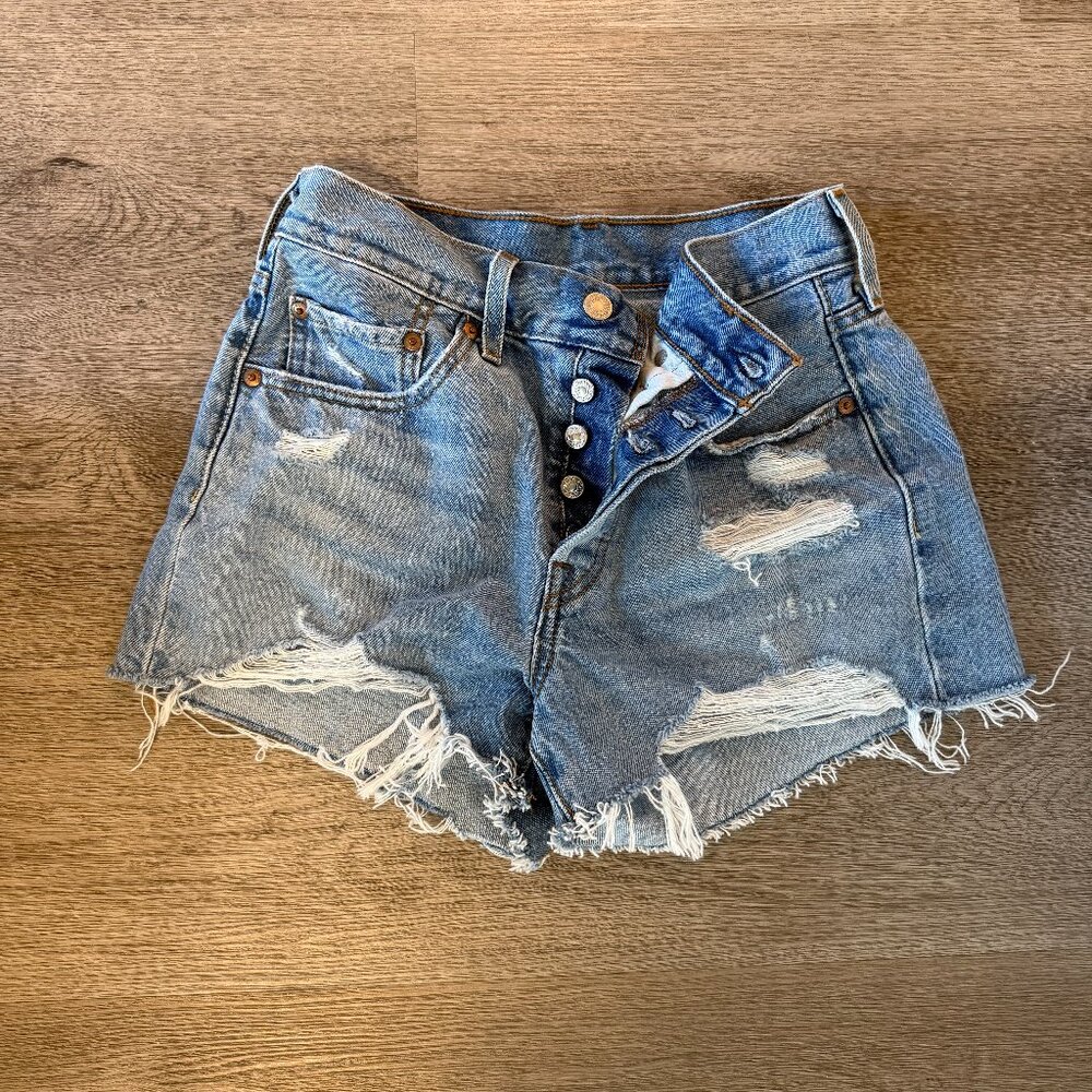 Levi's Women's 501 Original Shorts, Size 26